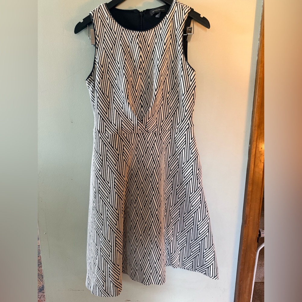 Banana Republic Black and White Sleeveless Geometric Midi Dress